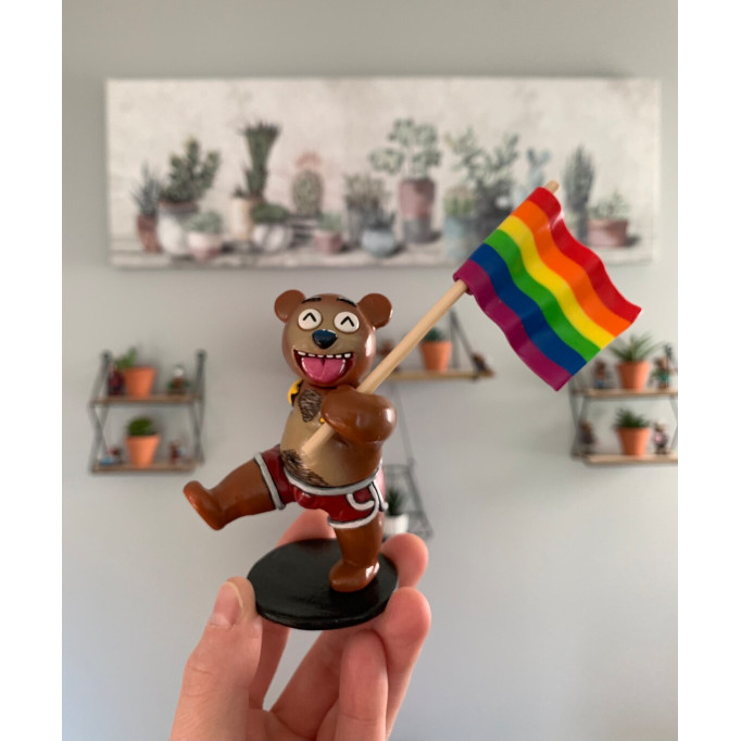 BubbleButtBear Figurine - Pride flag bear